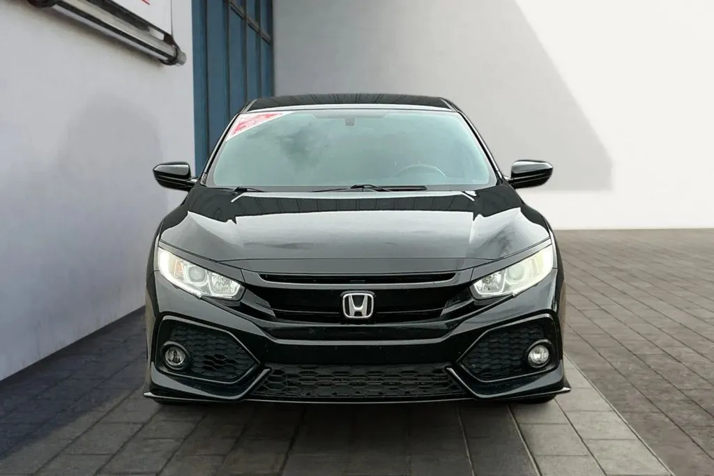 Honda Civic photo 8