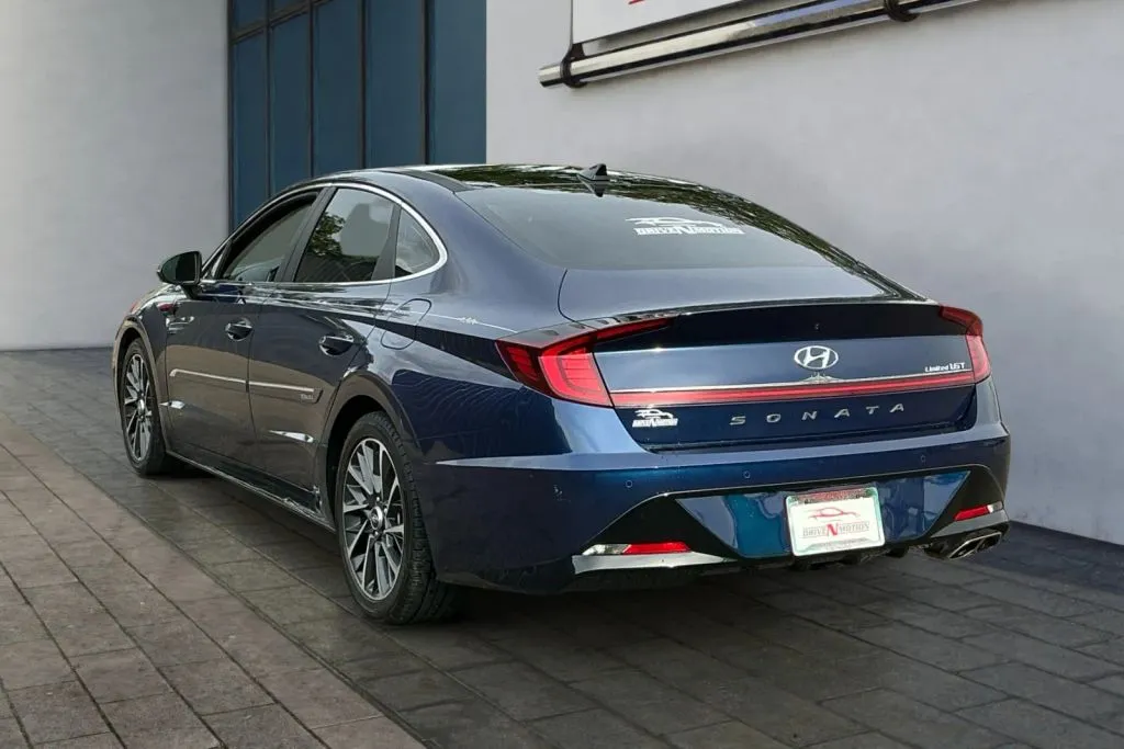 Hyundai Sonata photo 6