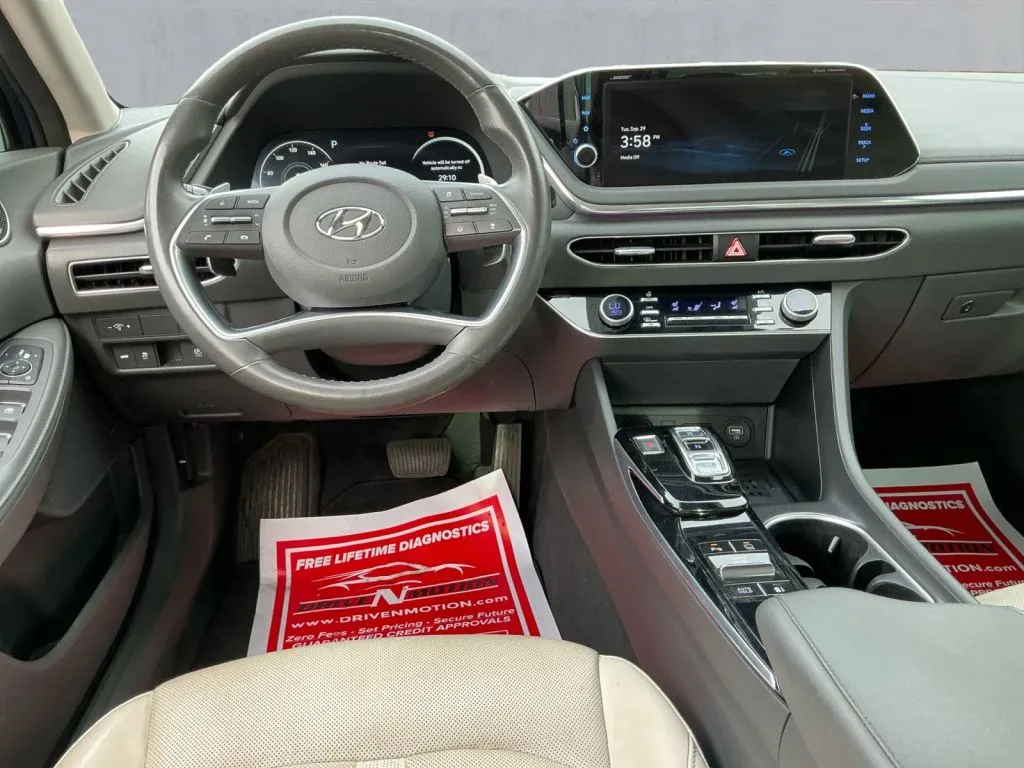 Hyundai Sonata photo 16