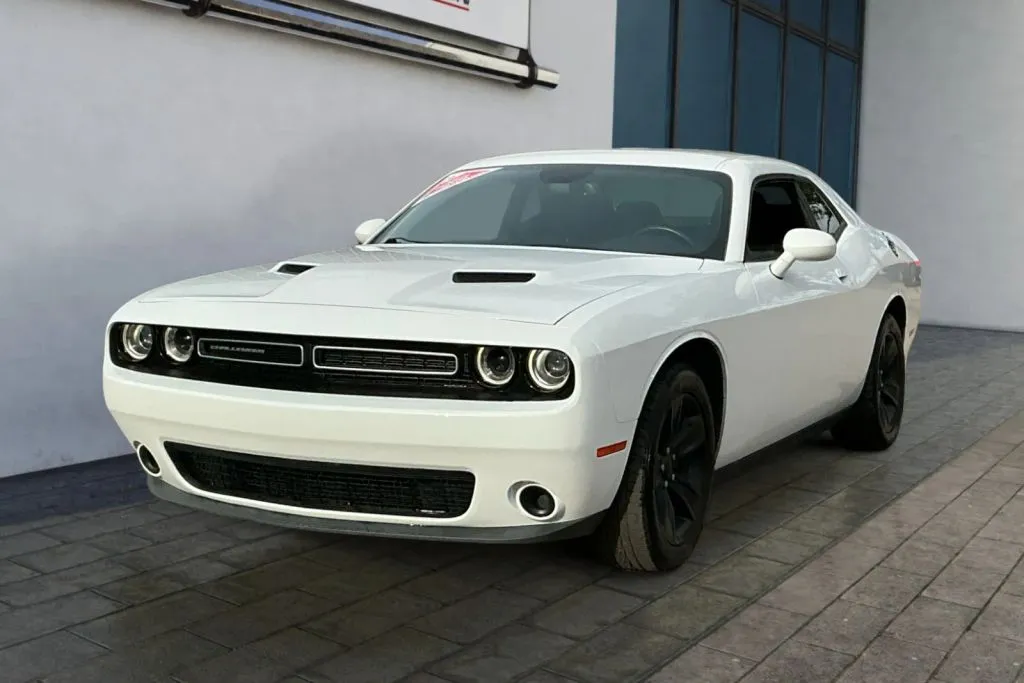 Dodge Challenger photo 7
