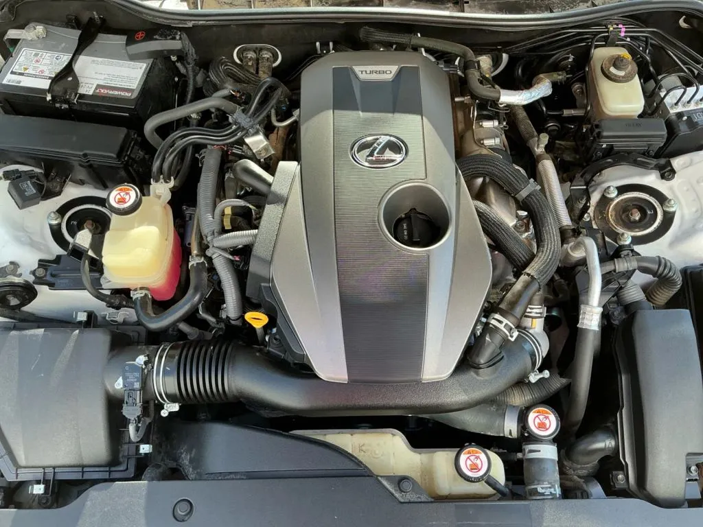 Lexus IS photo 23