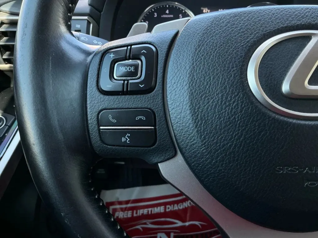 Lexus IS photo 27