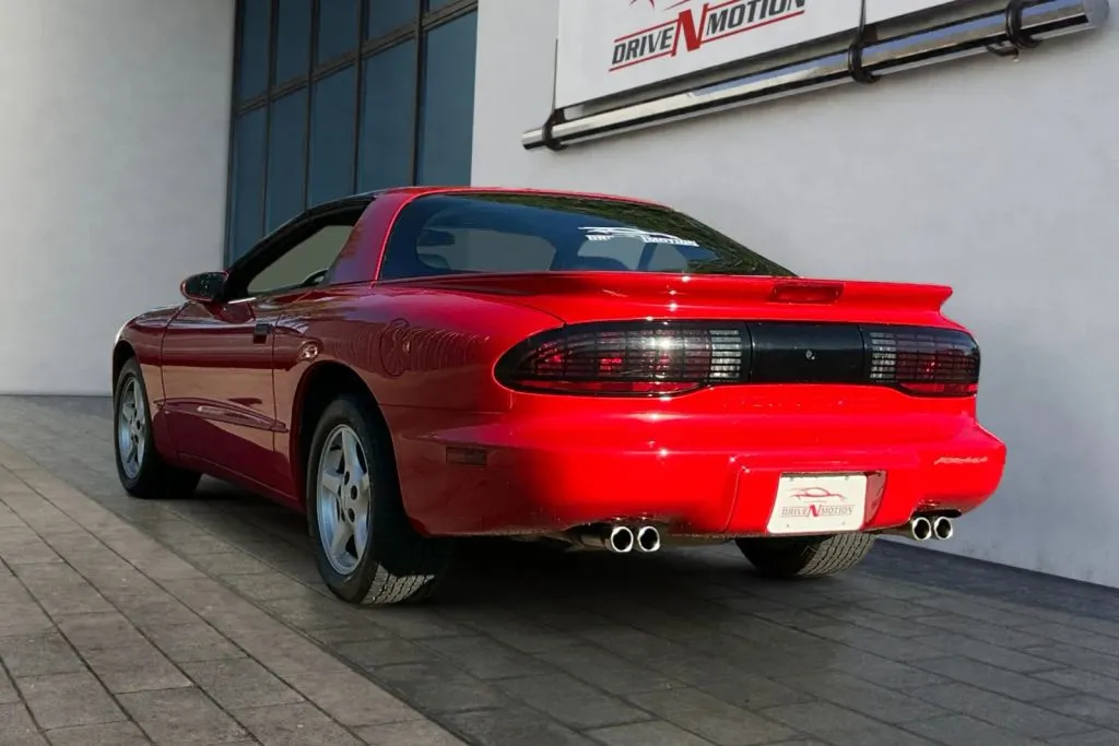 Pontiac Firebird photo 6