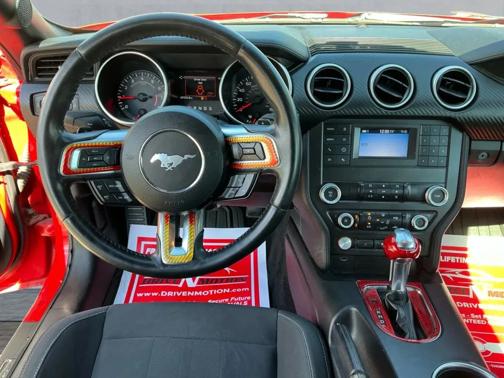 Ford Mustang photo 15