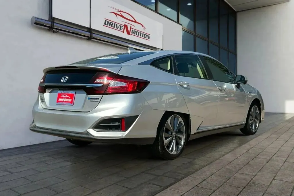 More photos of 2018 Honda Clarity Plug-in Hybrid Touring Sedan 4D at Drive N-Motion Greeley, CO