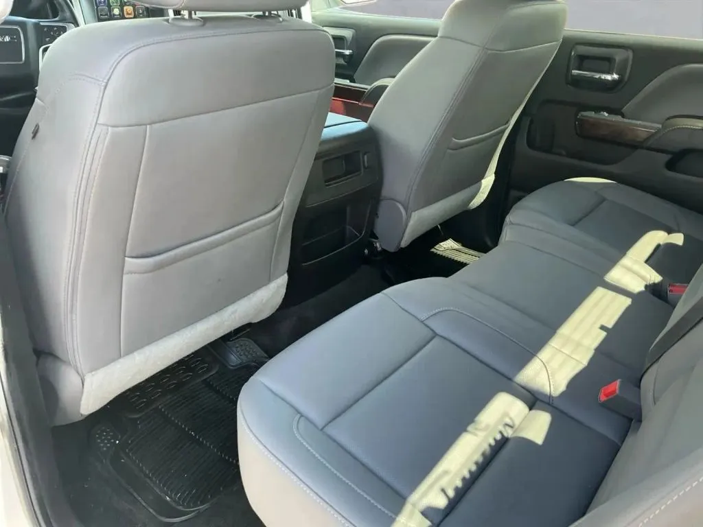GMC Sierra photo 16