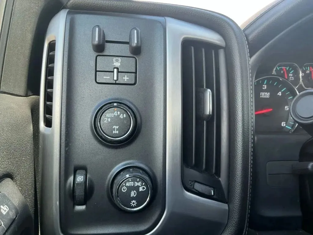 GMC Sierra photo 37