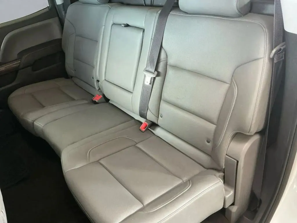 GMC Sierra photo 14