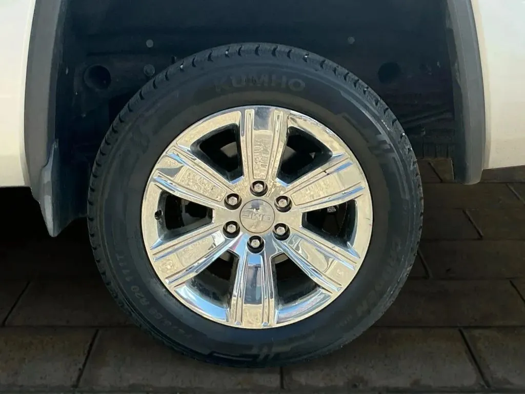 GMC Sierra photo 17