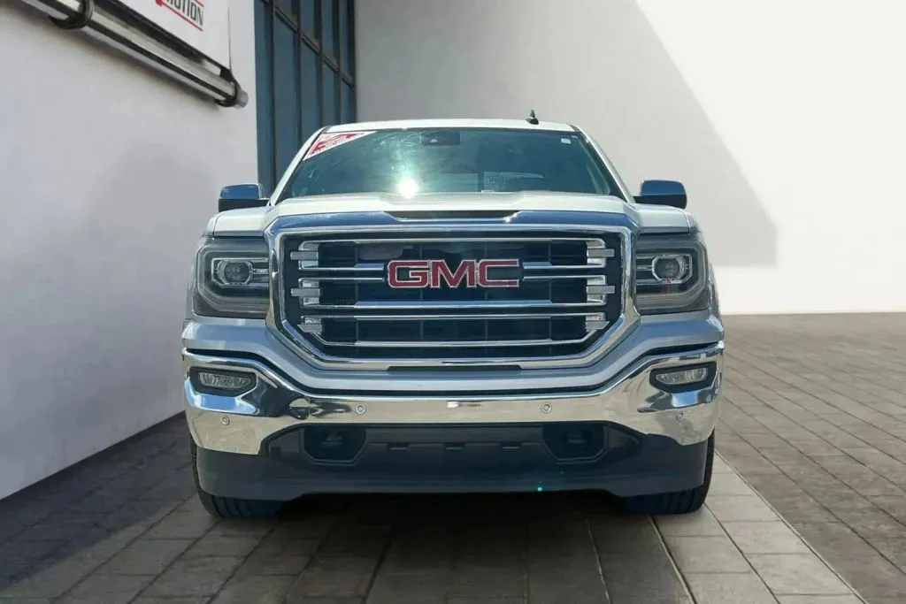 GMC Sierra photo 8