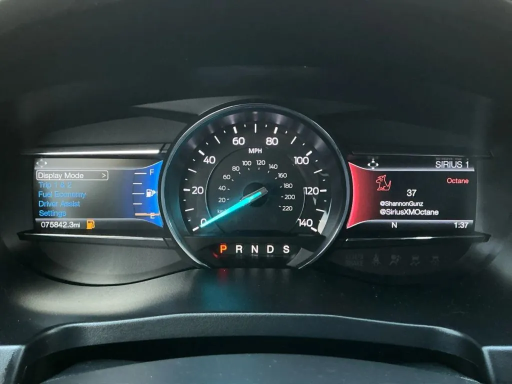 Ford Explorer photo 27