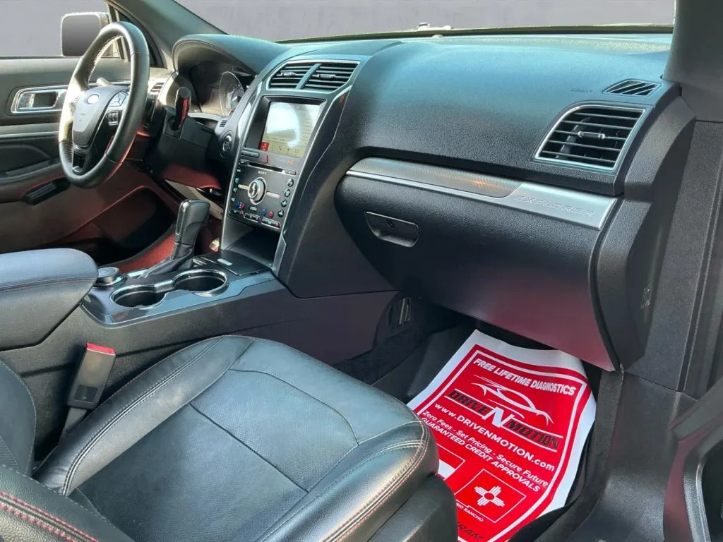 Ford Explorer photo 21