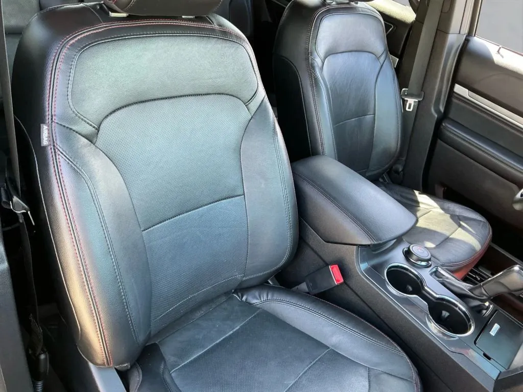 Ford Explorer photo 23