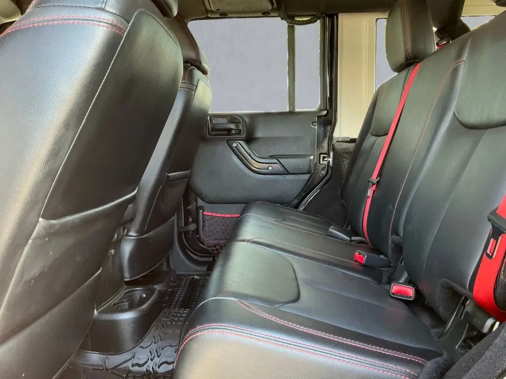 Jeep Wrangler photo 14