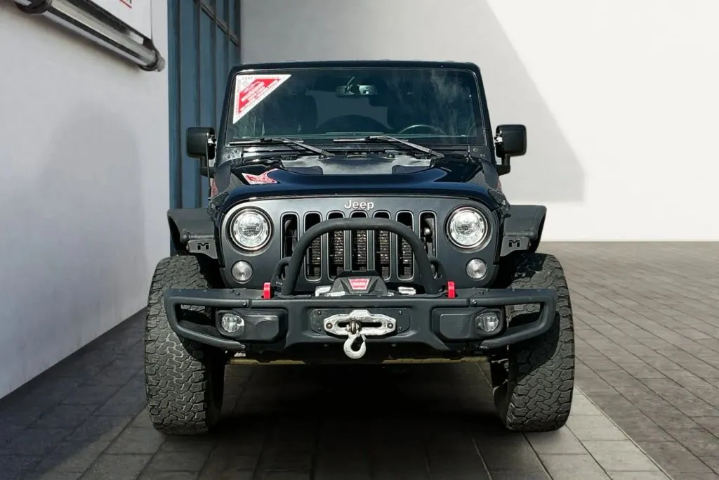 Jeep Wrangler photo 8