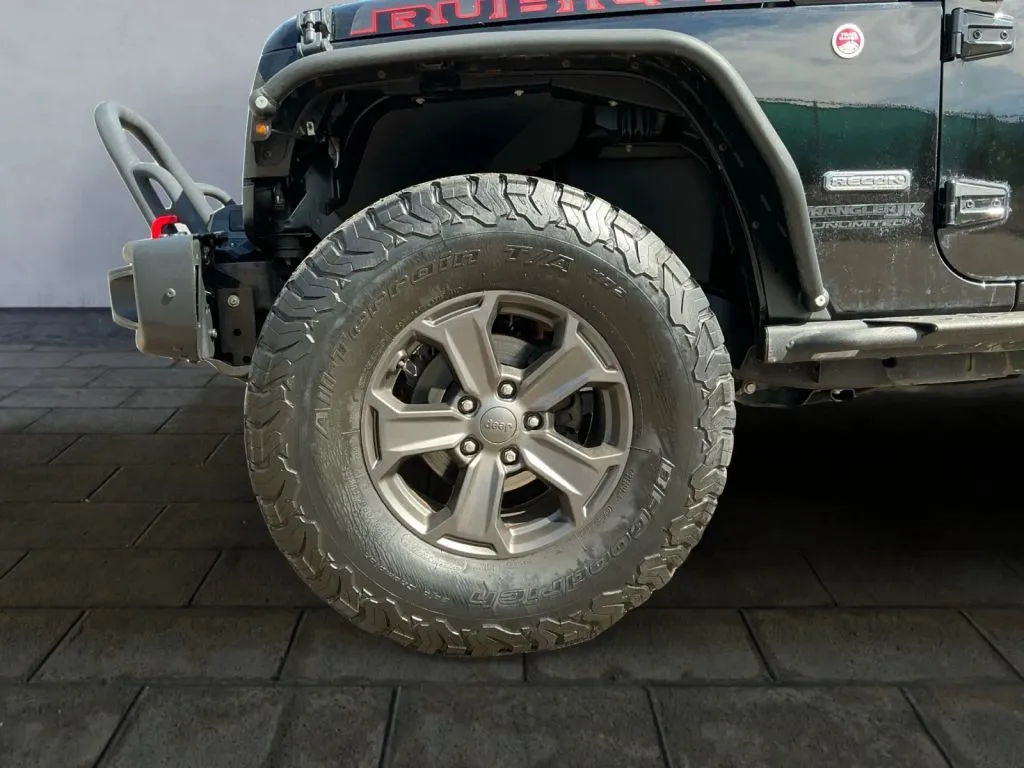 Jeep Wrangler photo 24