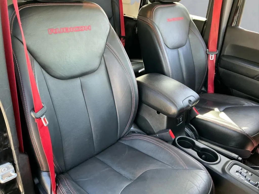 Jeep Wrangler photo 22