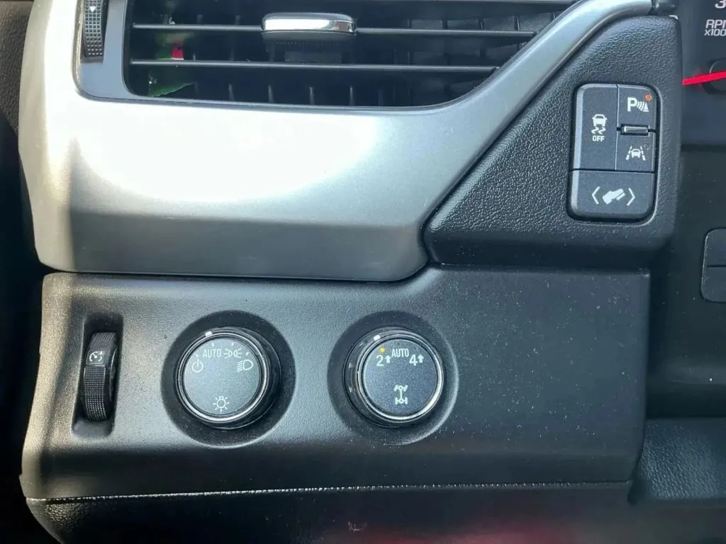 Chevrolet Tahoe photo 35