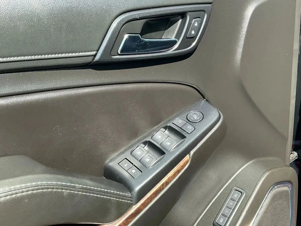 Chevrolet Tahoe photo 11