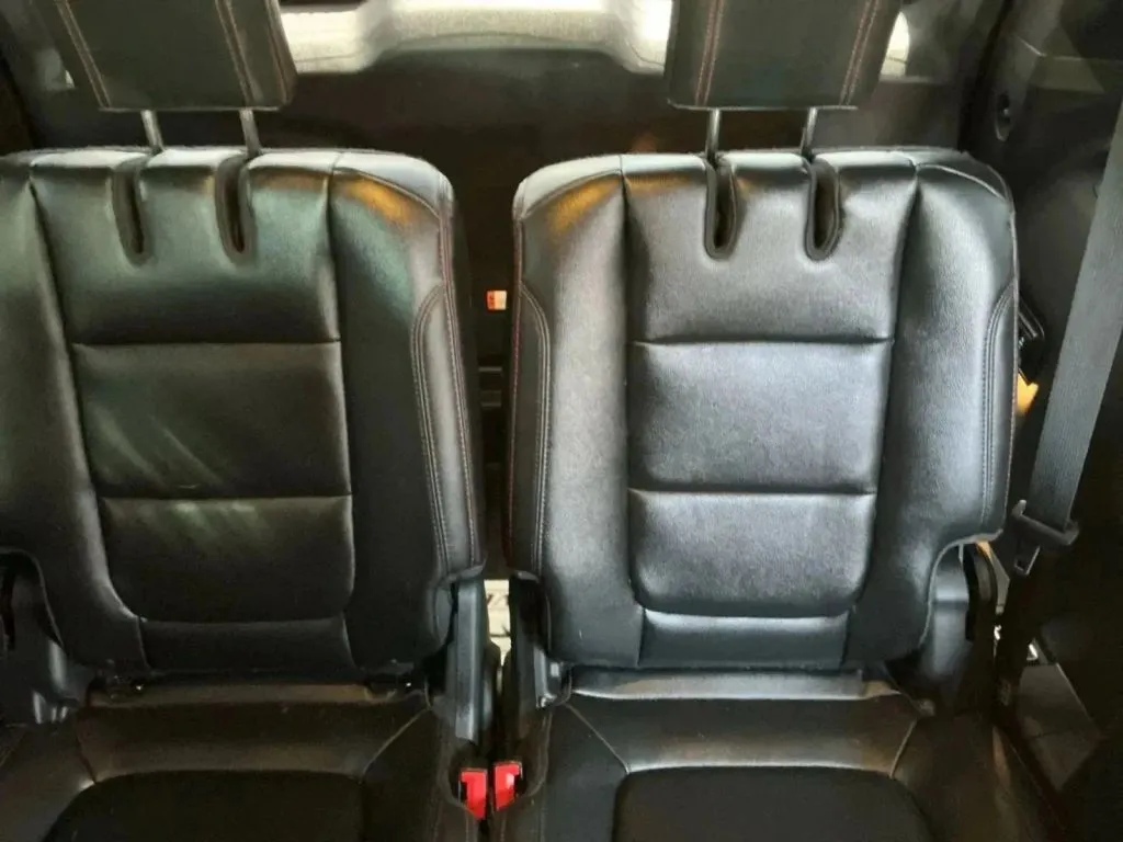 Ford Explorer photo 17