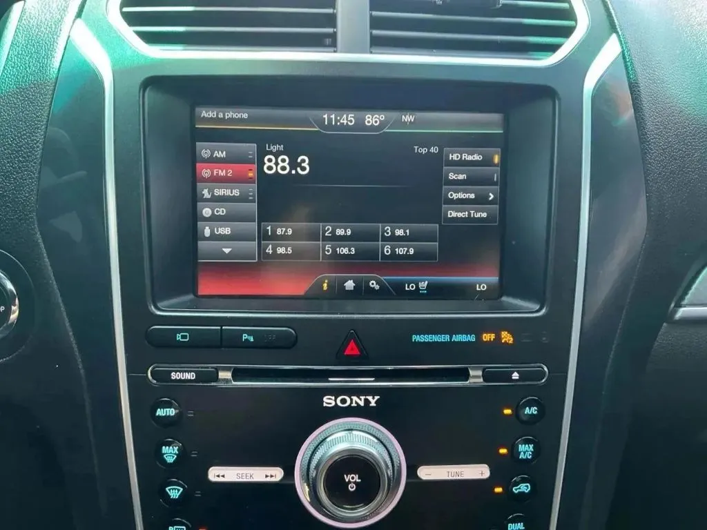 Ford Explorer photo 28