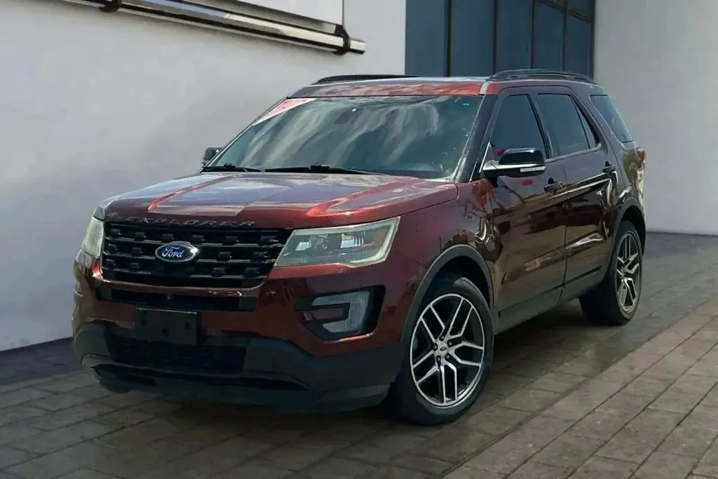 Ford Explorer photo 6