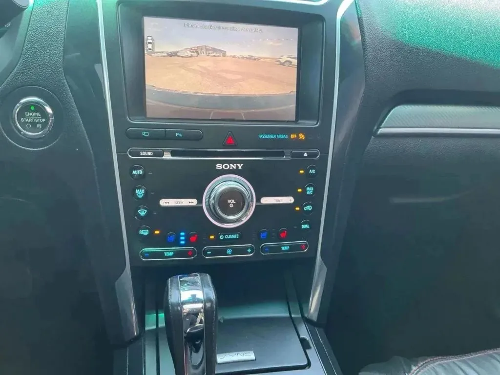 Ford Explorer photo 32
