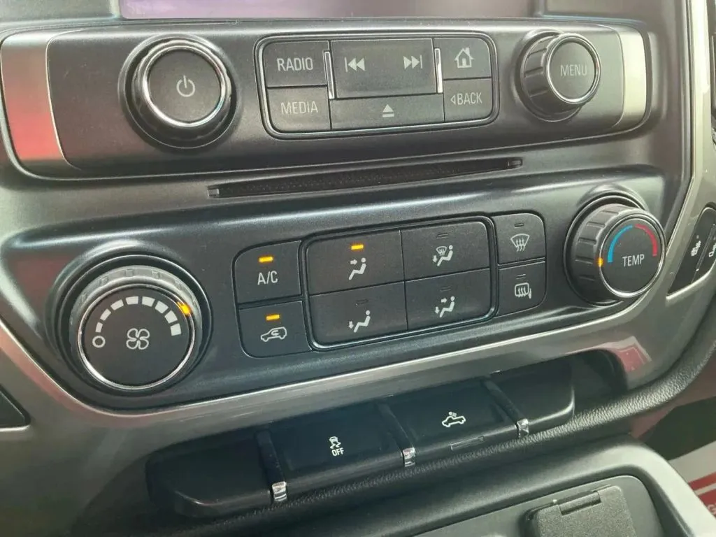 Chevrolet Silverado photo 31