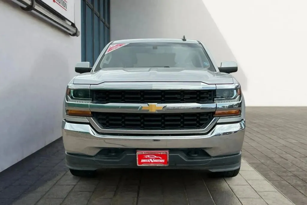 Chevrolet Silverado photo 8