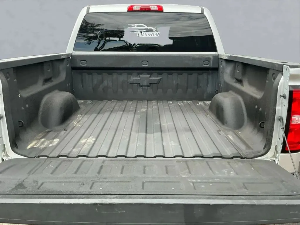 Chevrolet Silverado photo 19