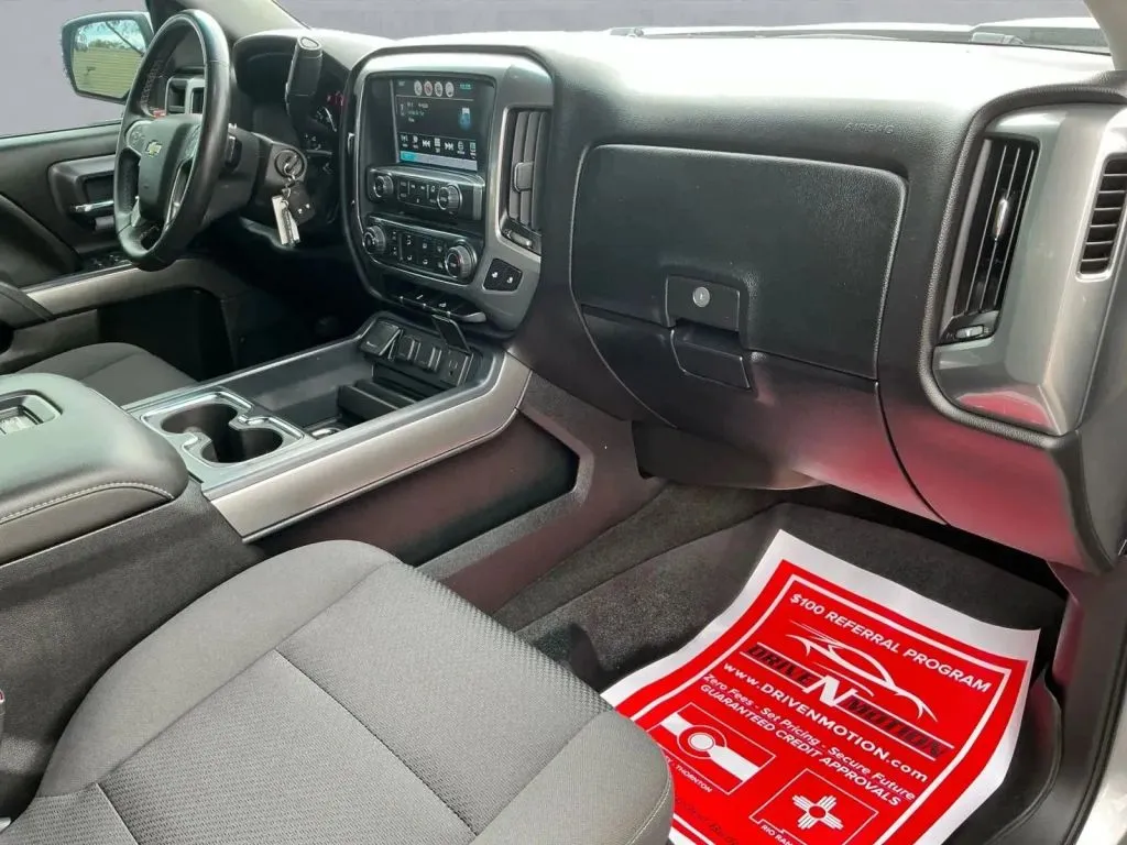 Chevrolet Silverado photo 20