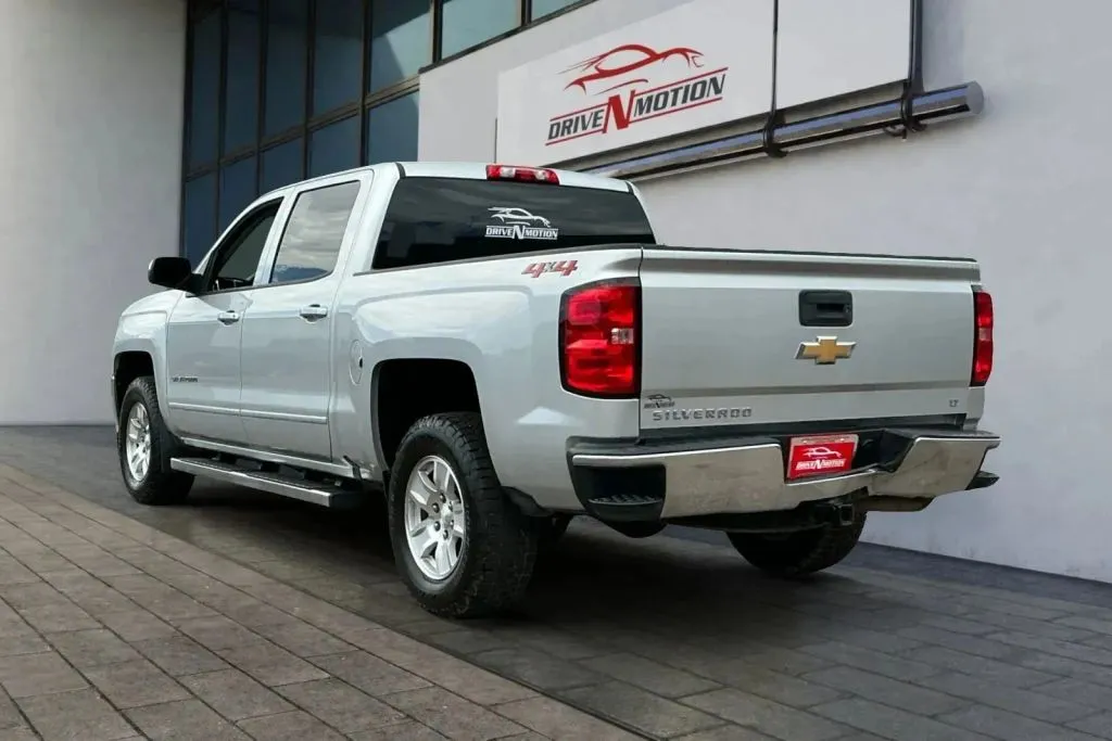 Chevrolet Silverado photo 6