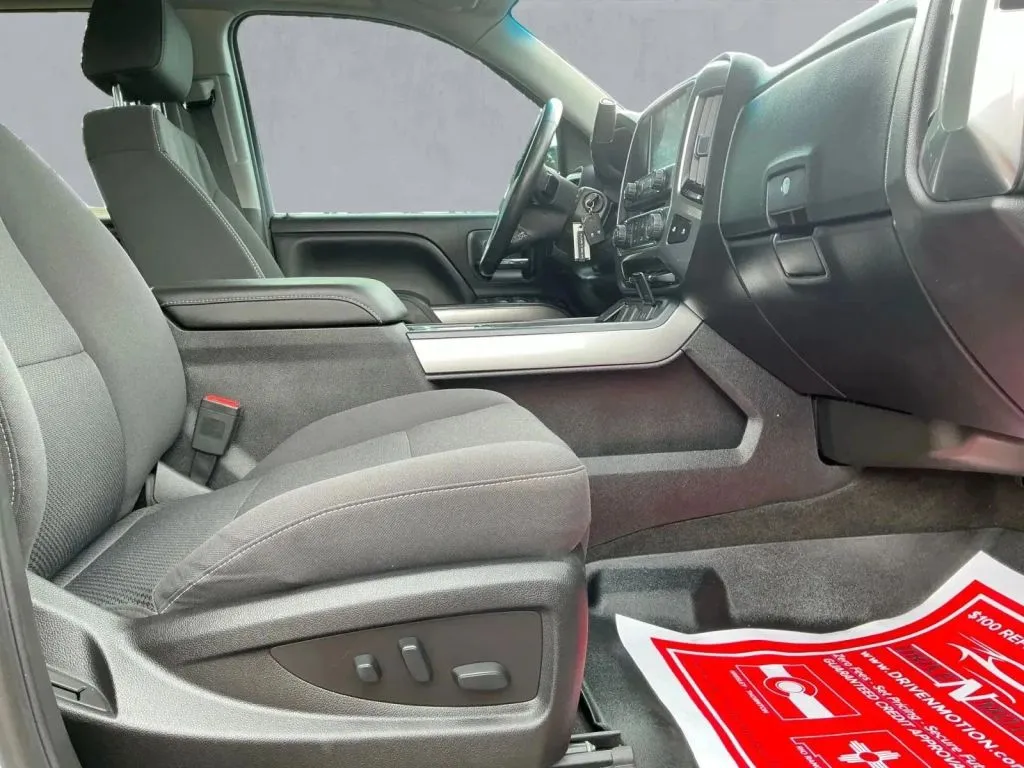 Chevrolet Silverado photo 21