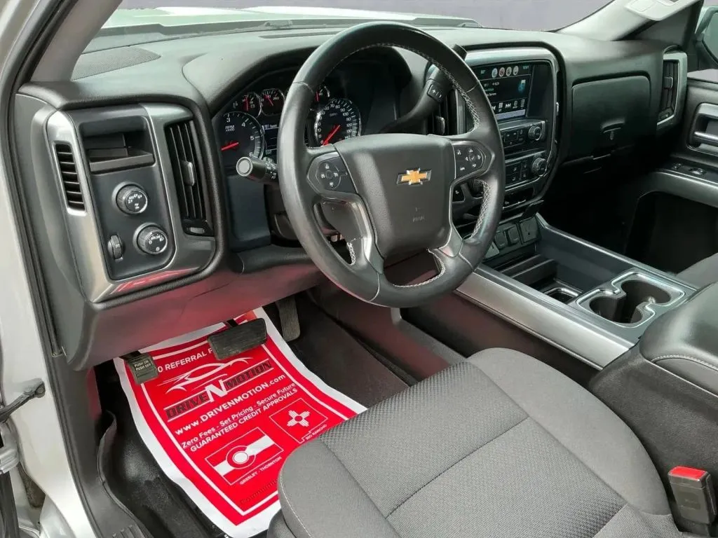 Chevrolet Silverado photo 13