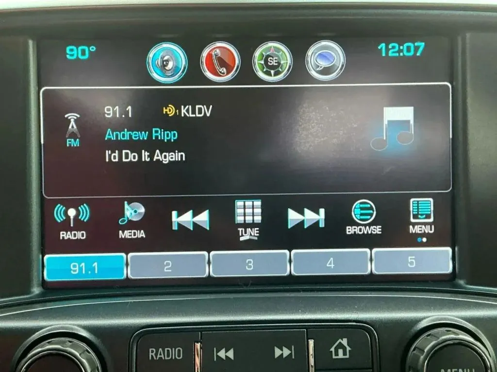 Chevrolet Silverado photo 28