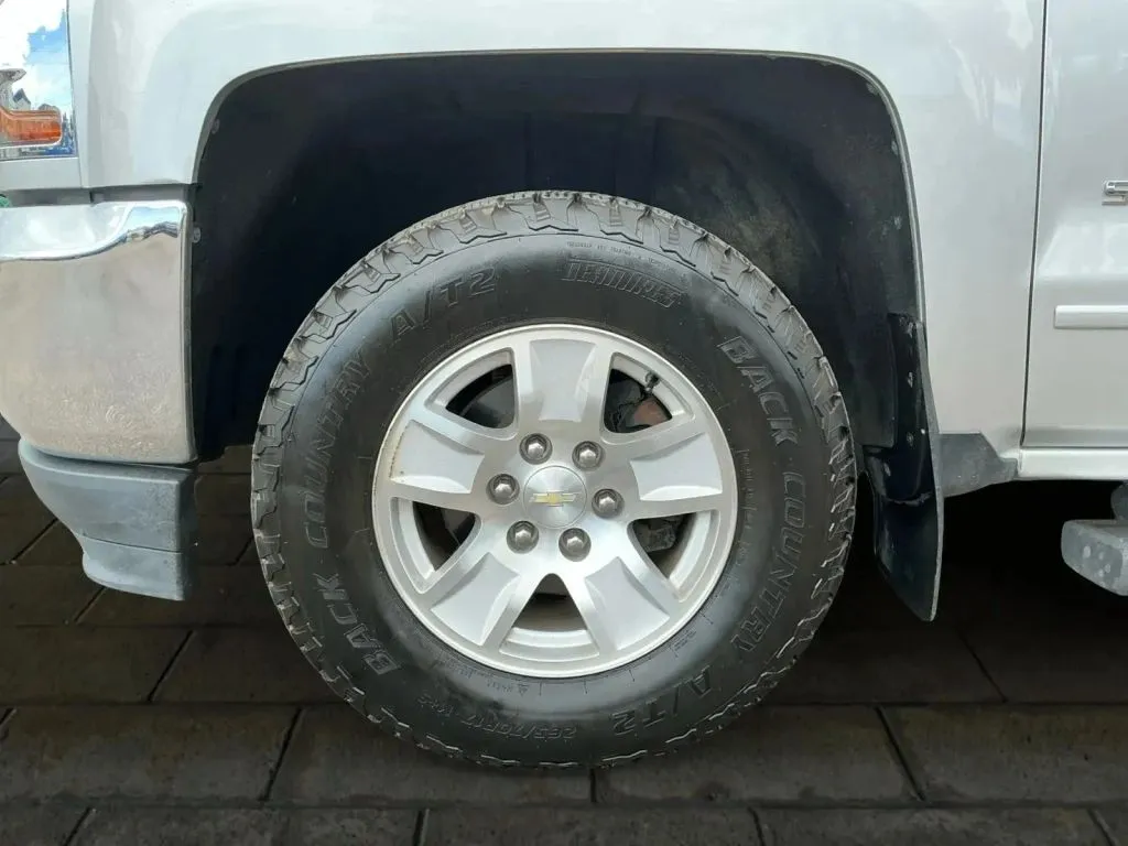 Chevrolet Silverado photo 24