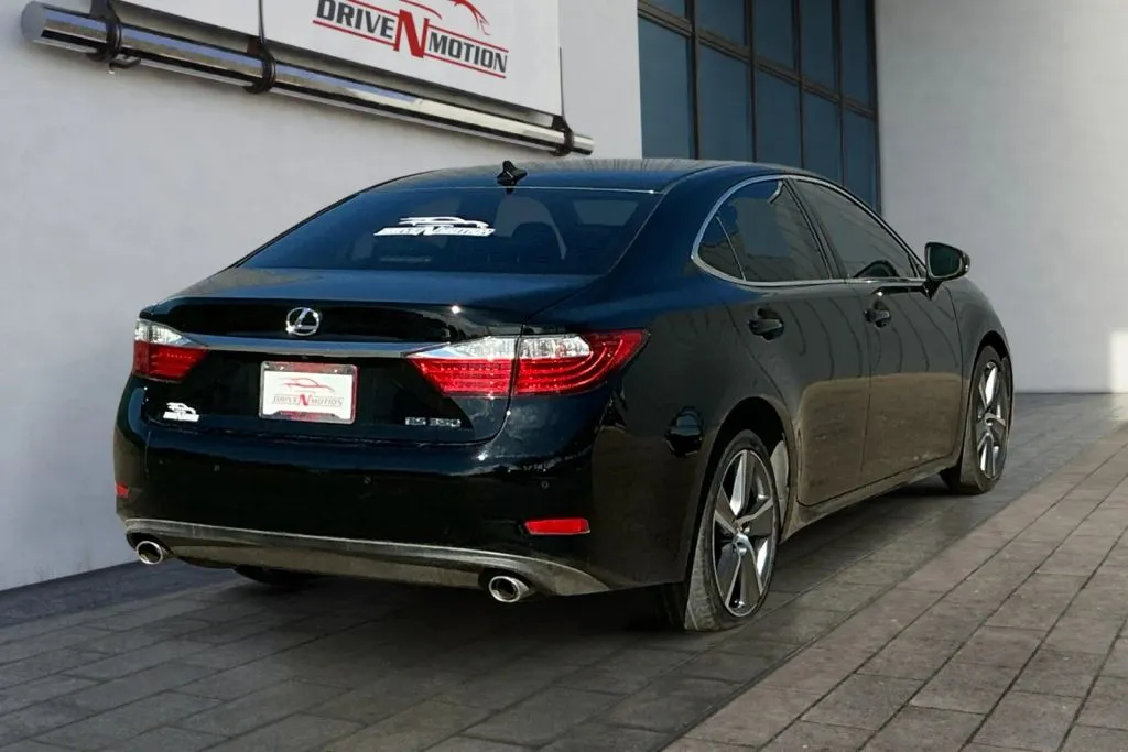 More photos of 2013 Lexus ES 350 Sedan 4D at Drive N-Motion Greeley, CO
