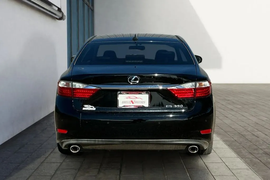 More photos of 2013 Lexus ES 350 Sedan 4D at Drive N-Motion Greeley, CO