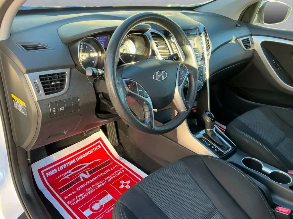 Hyundai Elantra GT photo 13
