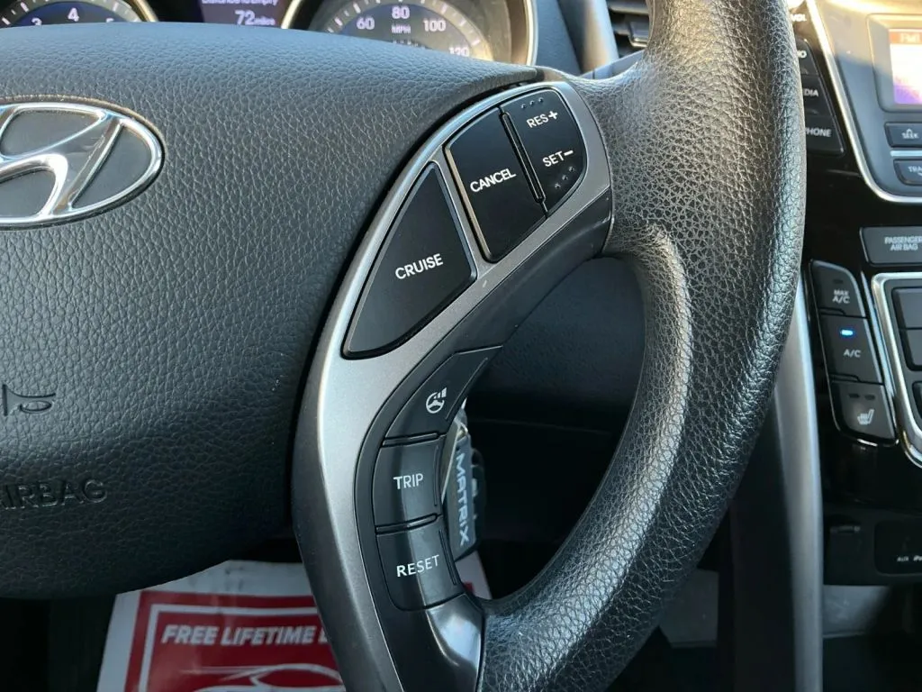 Hyundai Elantra GT photo 27