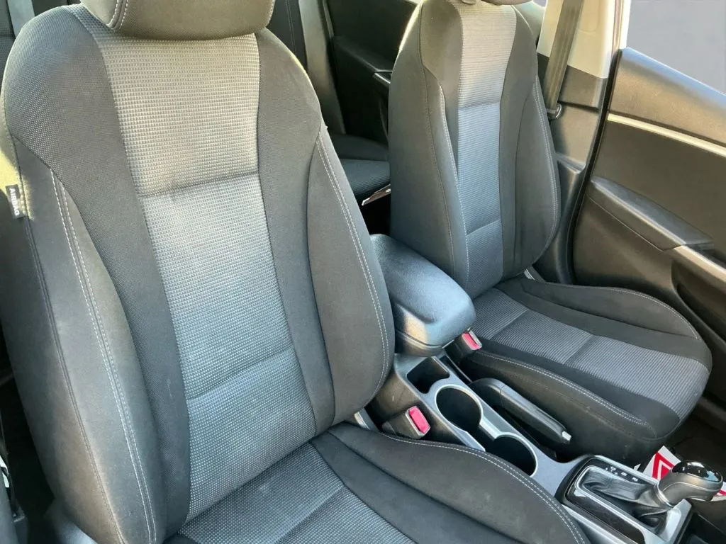 Hyundai Elantra GT photo 22