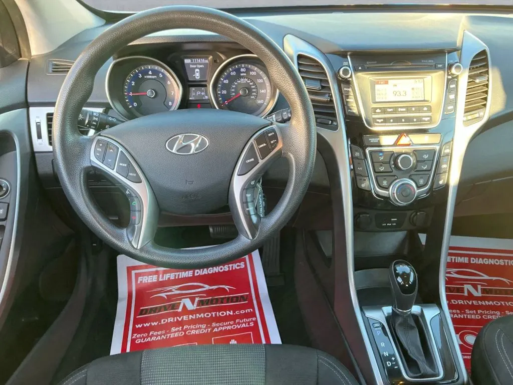 Hyundai Elantra GT photo 16