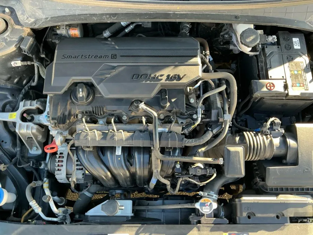 Hyundai Elantra photo 22