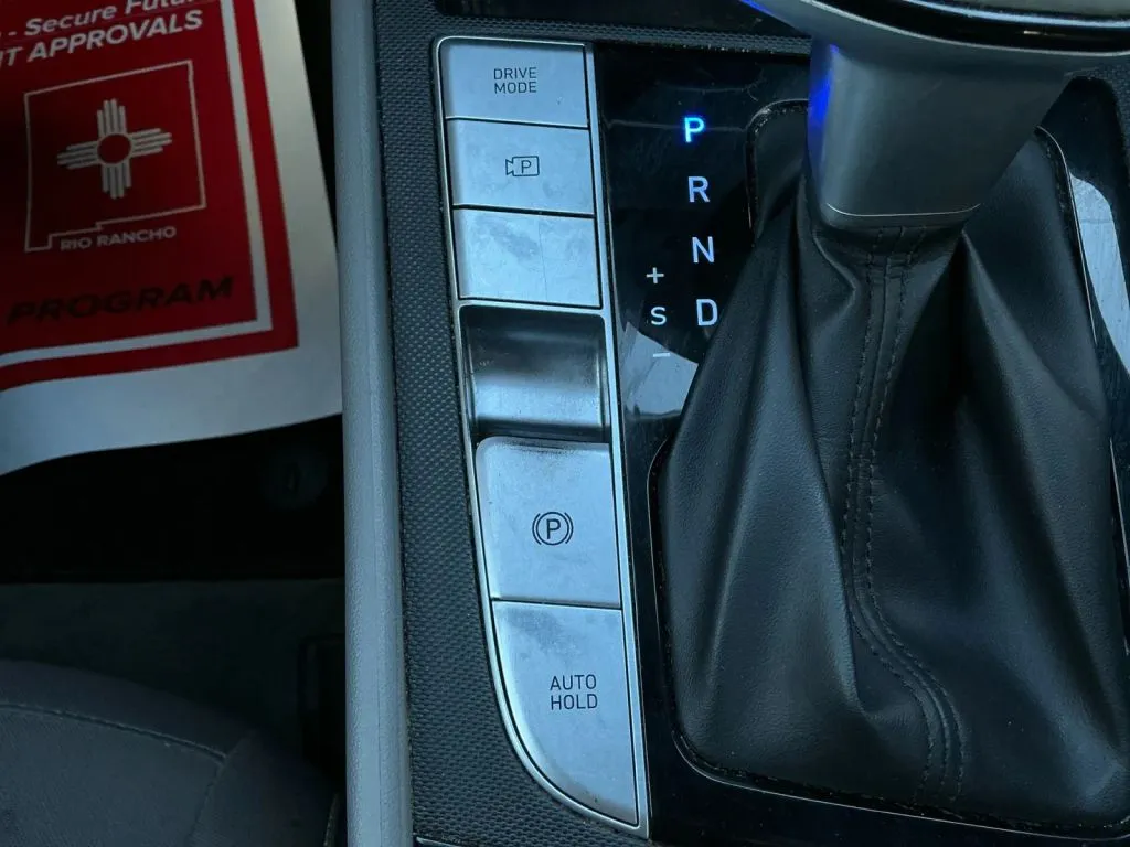 Hyundai Elantra photo 33