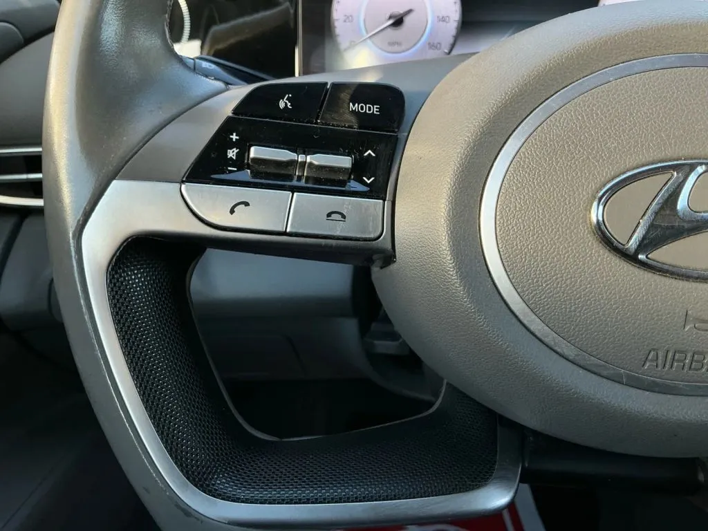 Hyundai Elantra photo 25