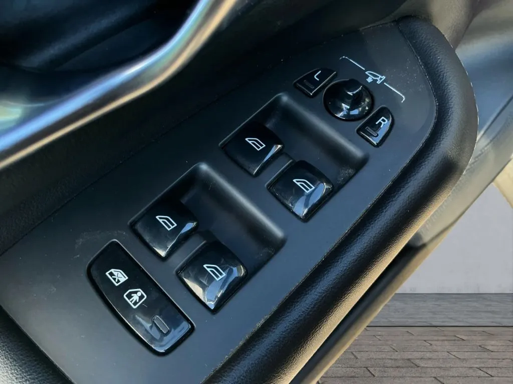 Volvo XC90 photo 11