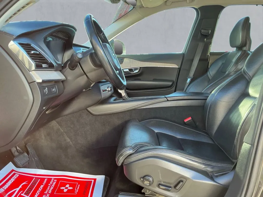 Volvo XC90 photo 12