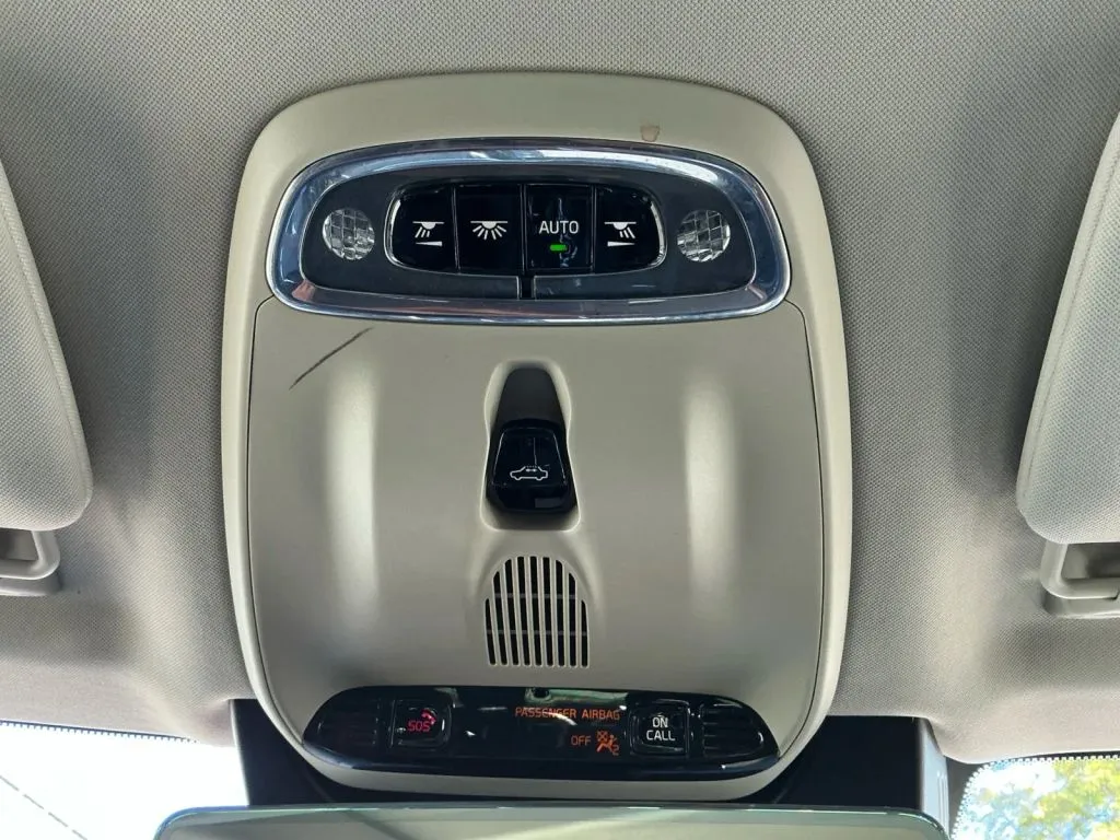 Volvo XC90 photo 38