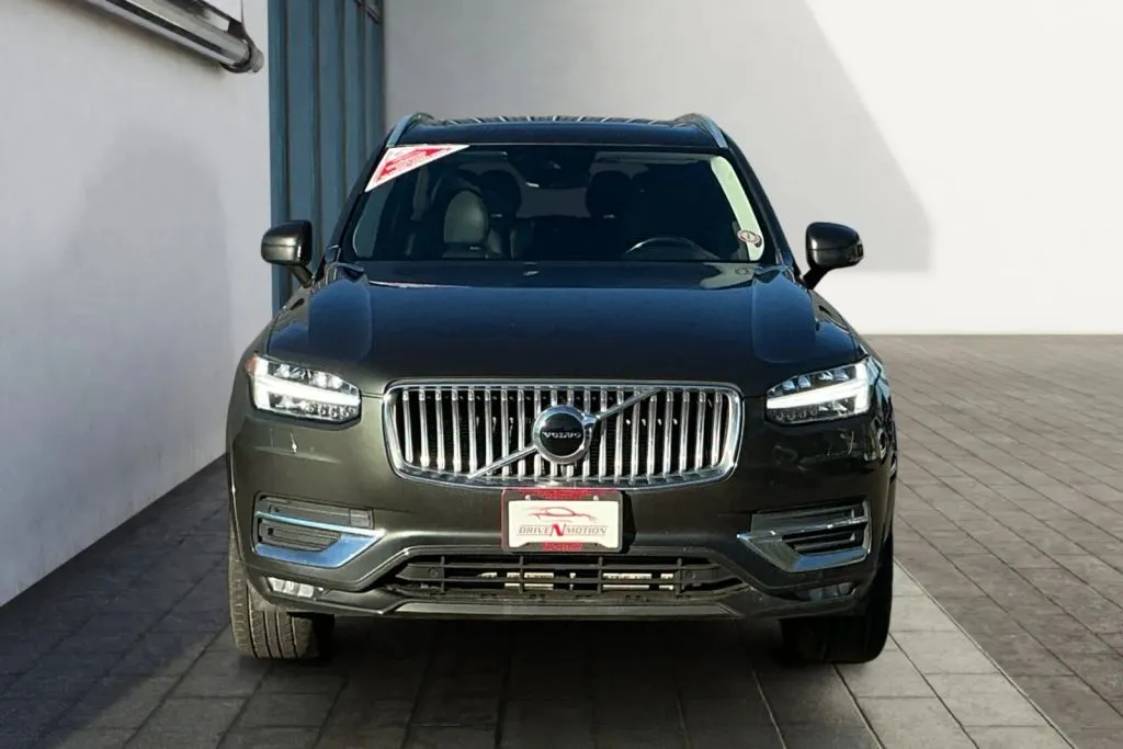Volvo XC90 photo 8