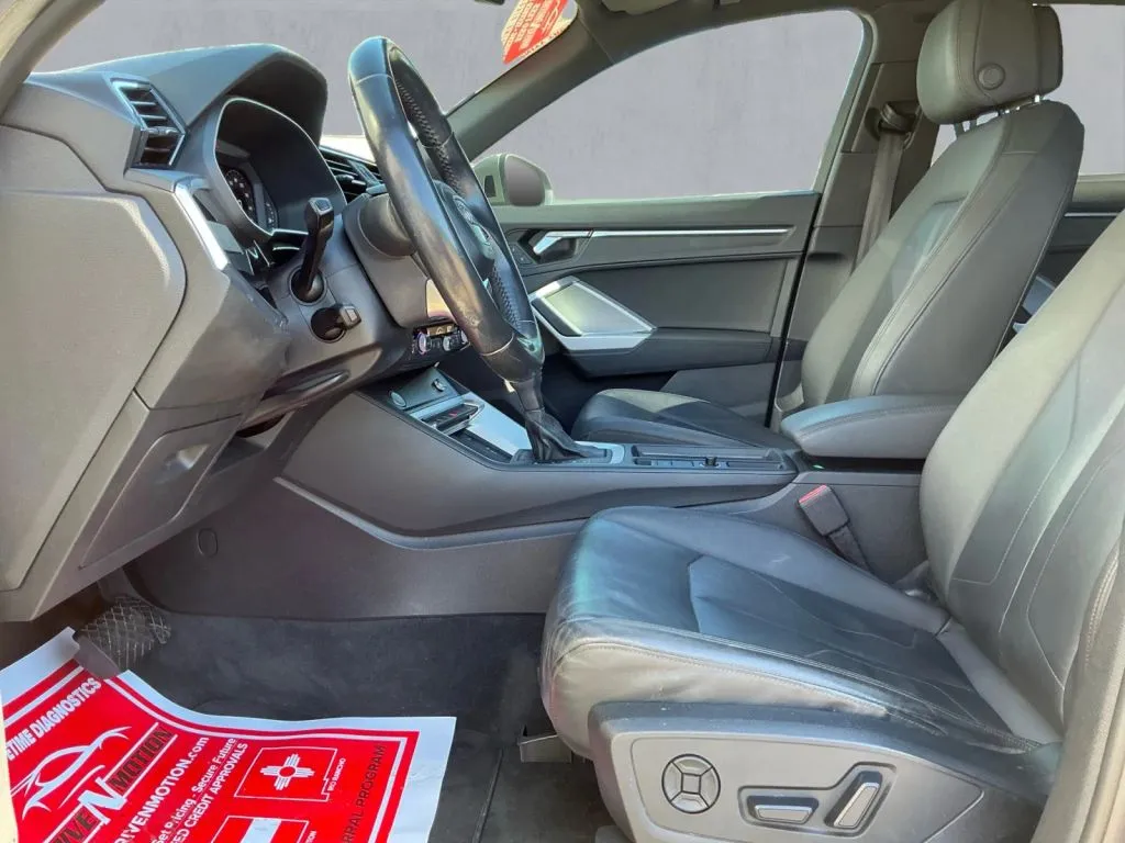 Audi Q3 photo 12